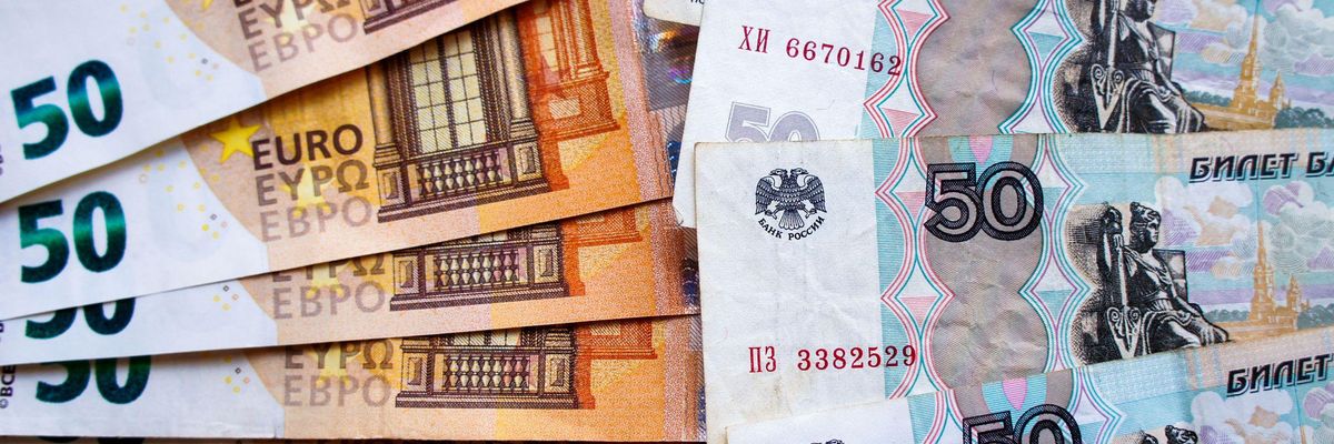 20 eurós és 50 rubeles bankjegyek, két ország kilépett a budapesti székhelyű bankból