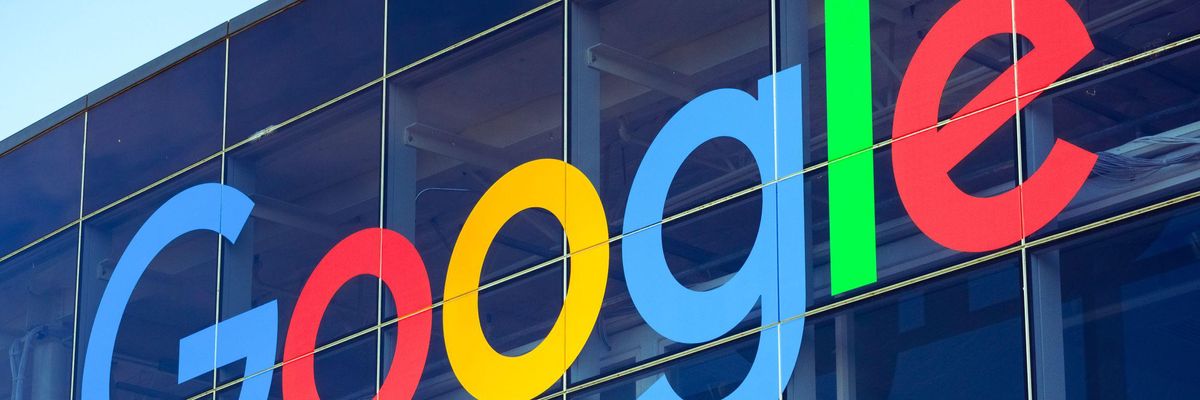 A Google komoly bírságot kapott az EU-ban, mert visszaélt piaci erőfölényével