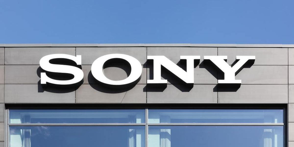 A Sony logója egy irodaépület homlokzatán
