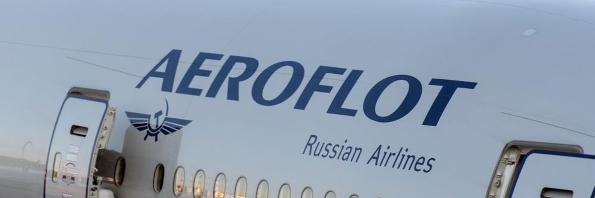 Aeroflot felirat egy fehér repülőgép törzsén