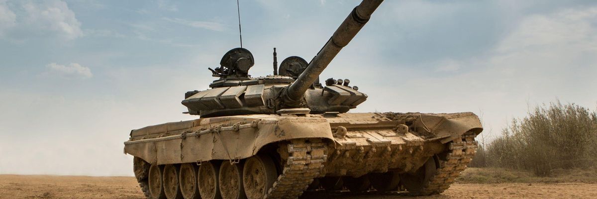 Az Ukrajnába benyomuló orosz tankokat nem állították meg az EU szankciói