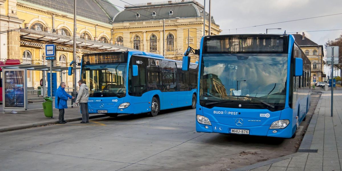 Csökkent a budapesti tömegközlekedés, így a kék buszok kihasználtsága is a járvány miatt