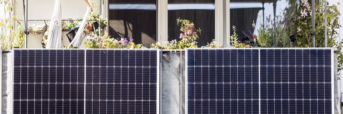 Ehhez a vállalathoz köthető az erkélyre szerelhető napelem is