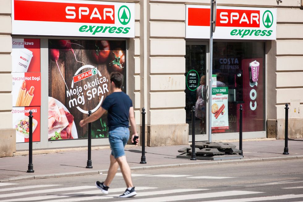 A Tesco után a Spar is lelépne a lengyelektől