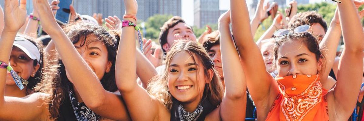 Fiatalok buliznak a Lollapalooza fesztiválon, ahol idén David Solomon, a Goldman Sachs óriásbank 60 éves vezérigazgatója is fellép