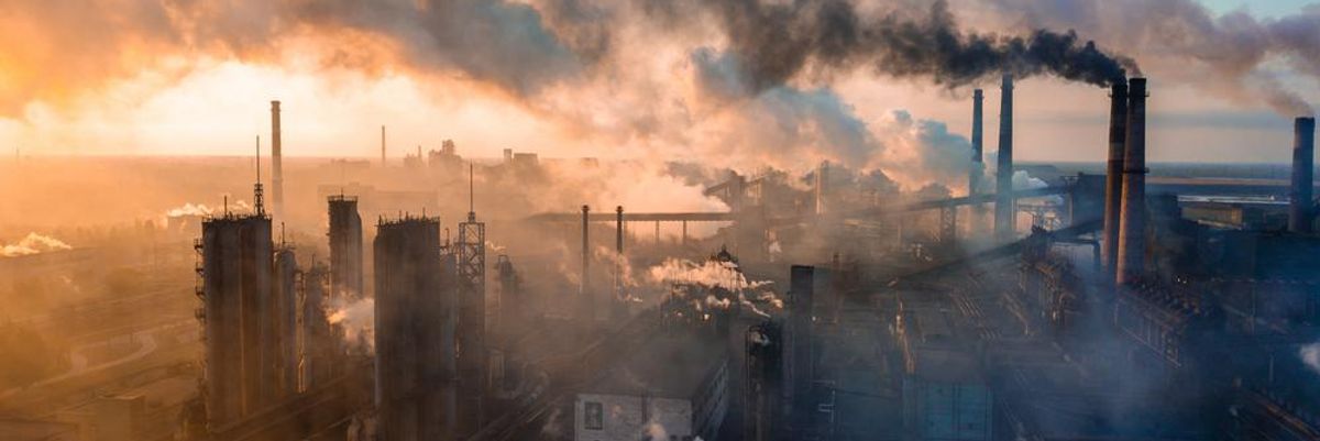 Fosszilis tüzelőanyagokkal működő erőművek füstje szennyezi a levegőt a városban