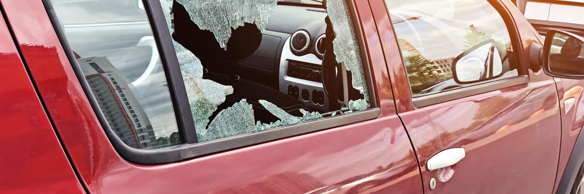Ha betörték a kocsid ablakát, jól jön a casco 