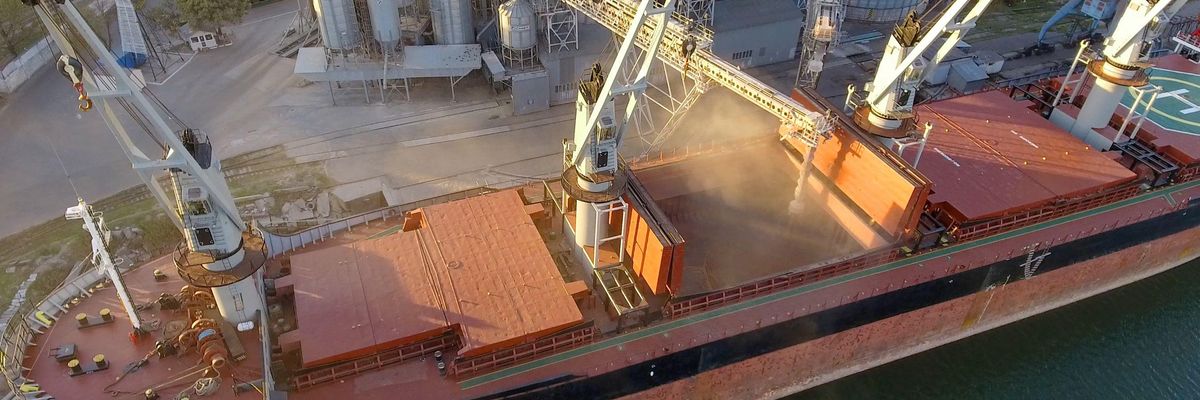 Három hajó szállíthatja a lopott ukrán gabonát a Földközi-tengeren - a kép illusztráció