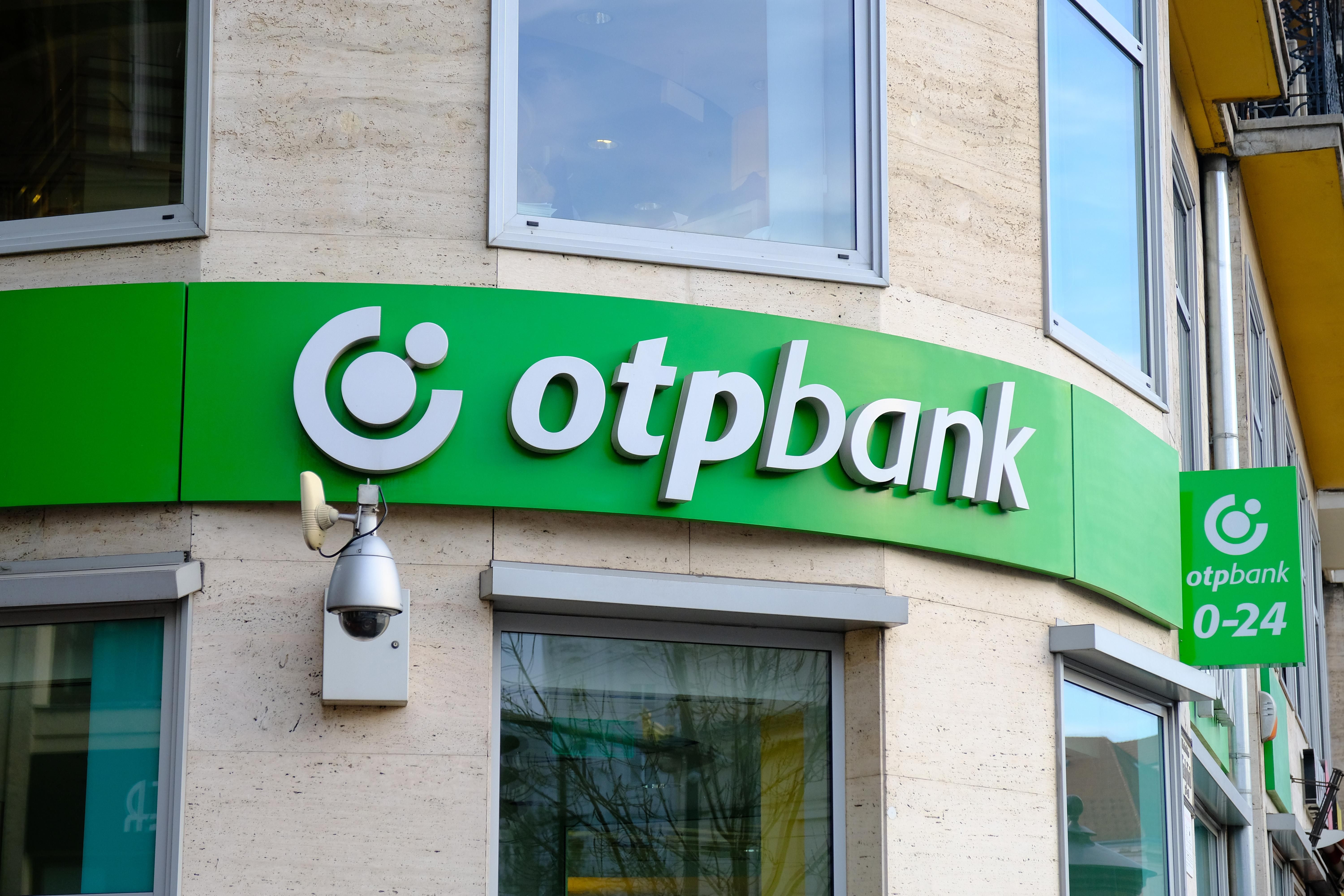 Az OTP Bank buktatta le a pénzét megcsapoló regionális vezetőt