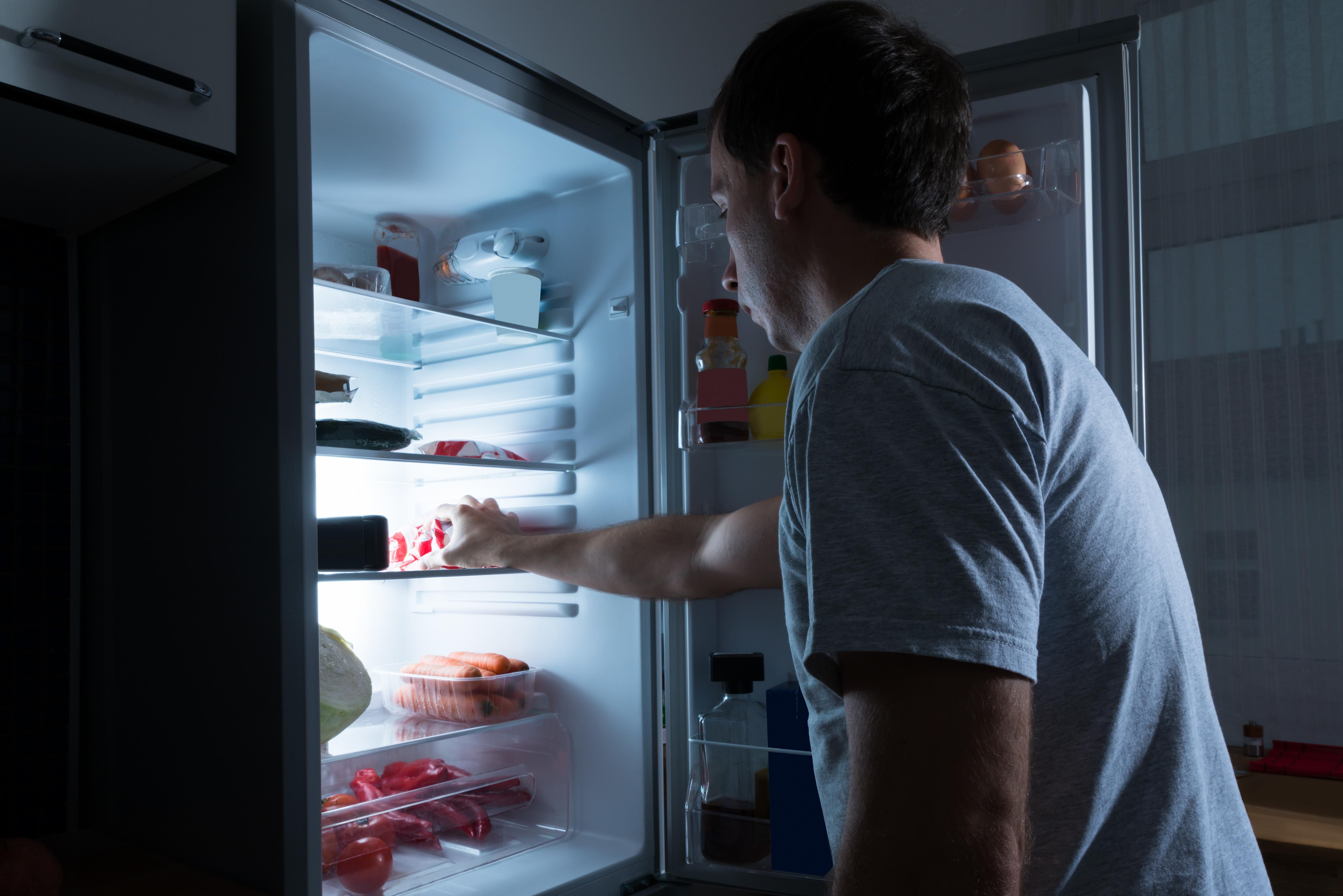 Az éjszakai hűtőfosztogatás  káros is lehet