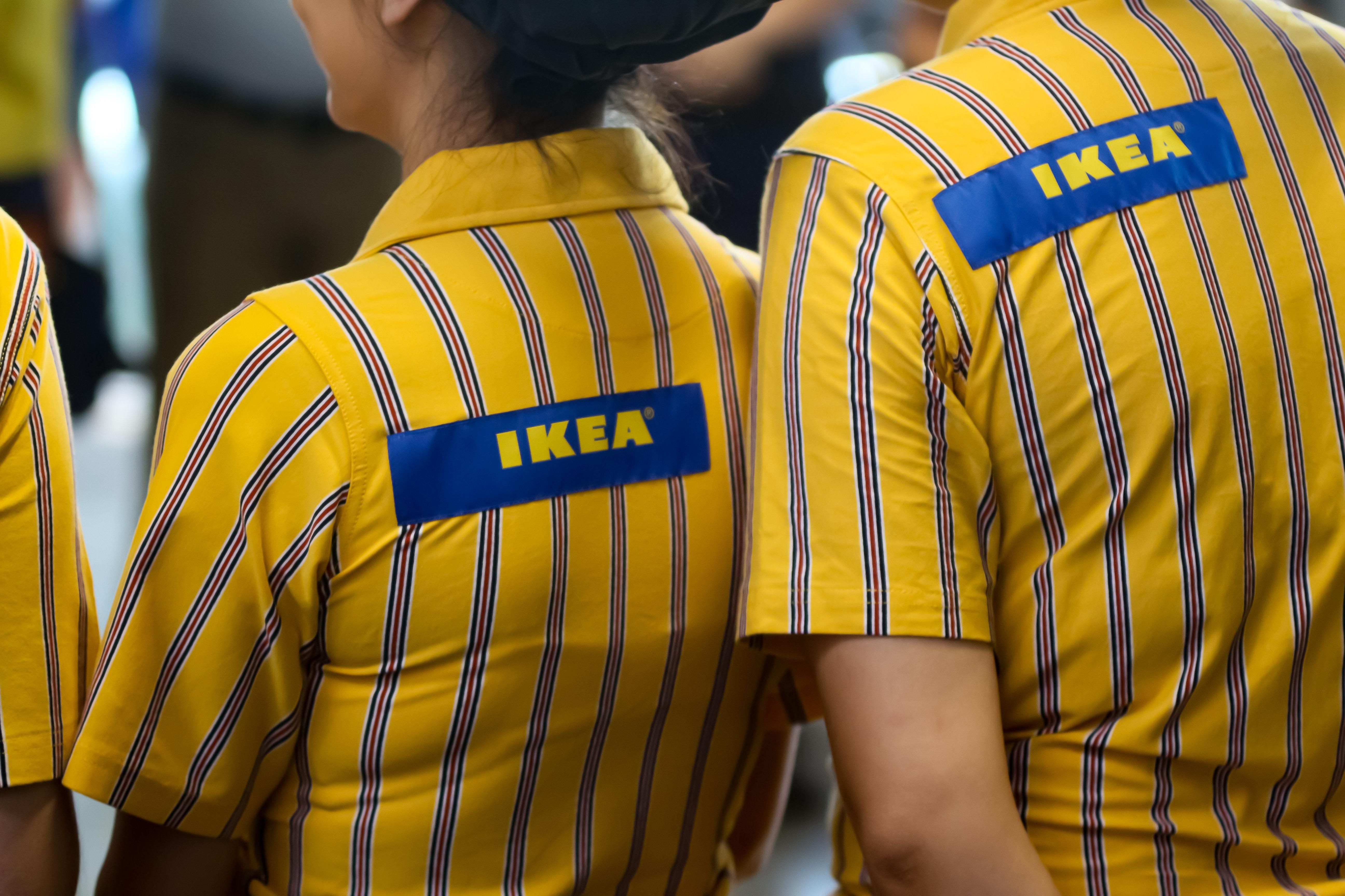 Az IKEA kiterítette a lapjait, ennyit keres bruttóban a kezdő pénztáros, eladó