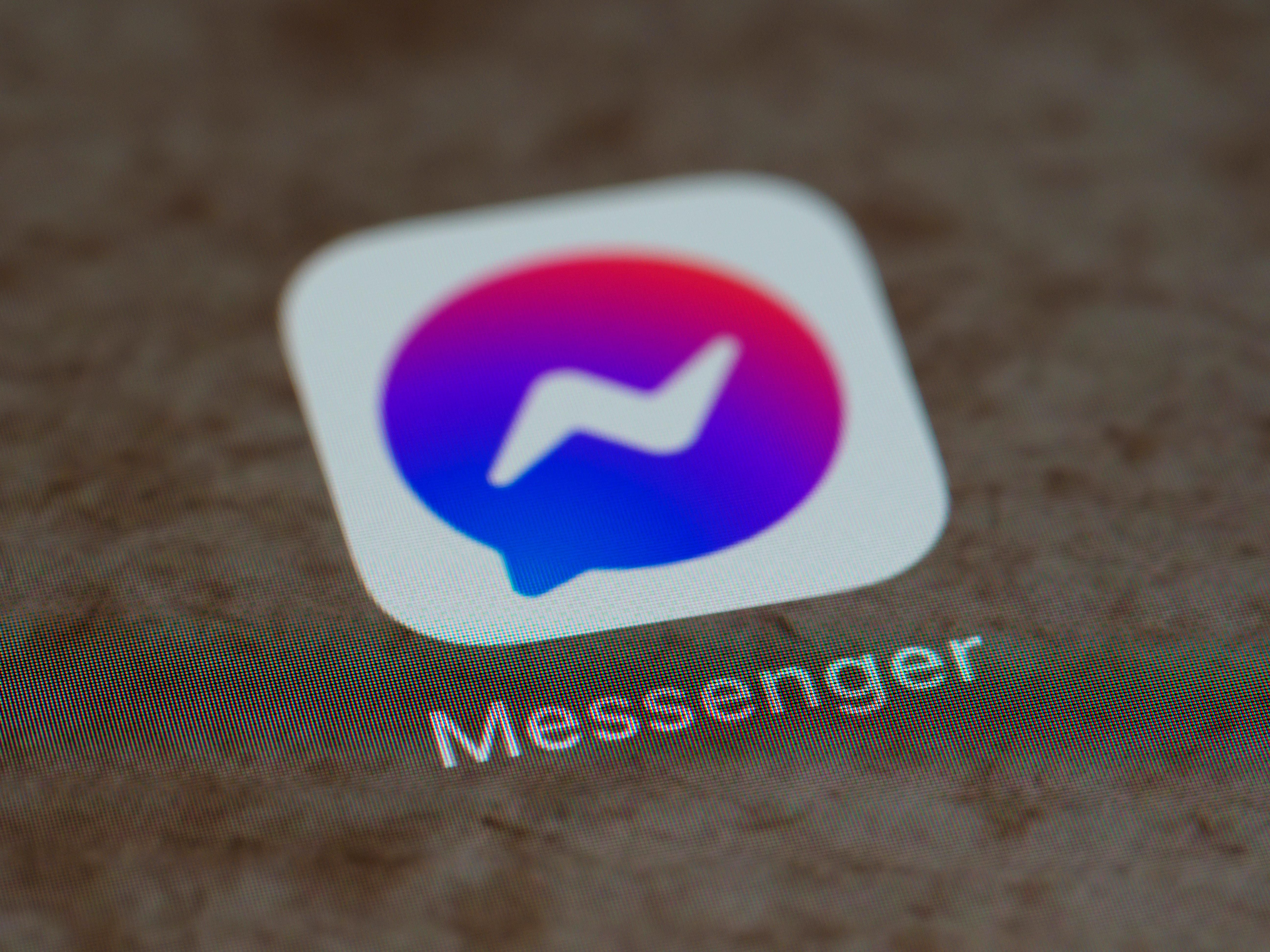 Erősíti a hívások titkosítását a Messenger