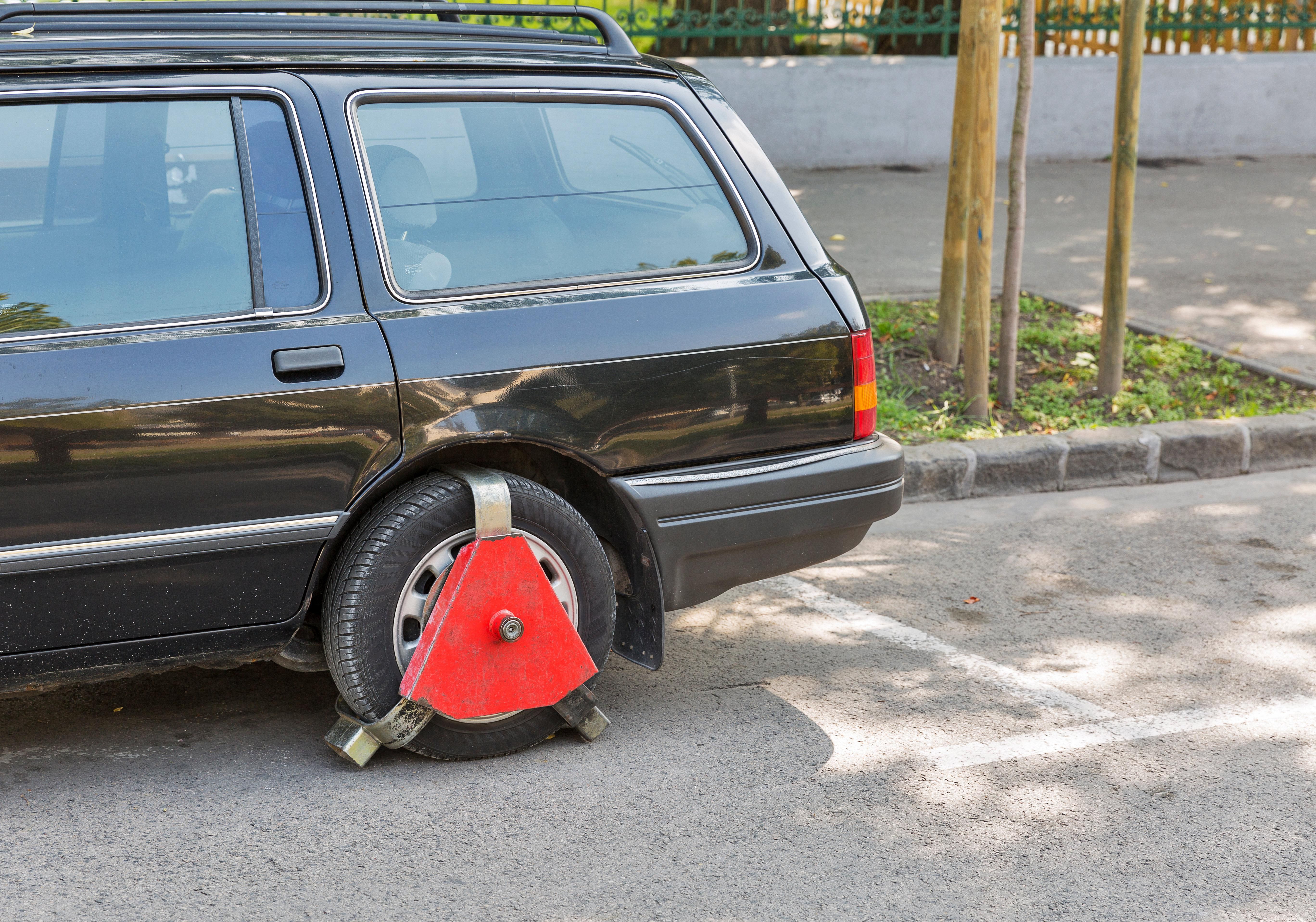 A parkolási rend változtatásával a helyi lakosok gondjain enyhítenek