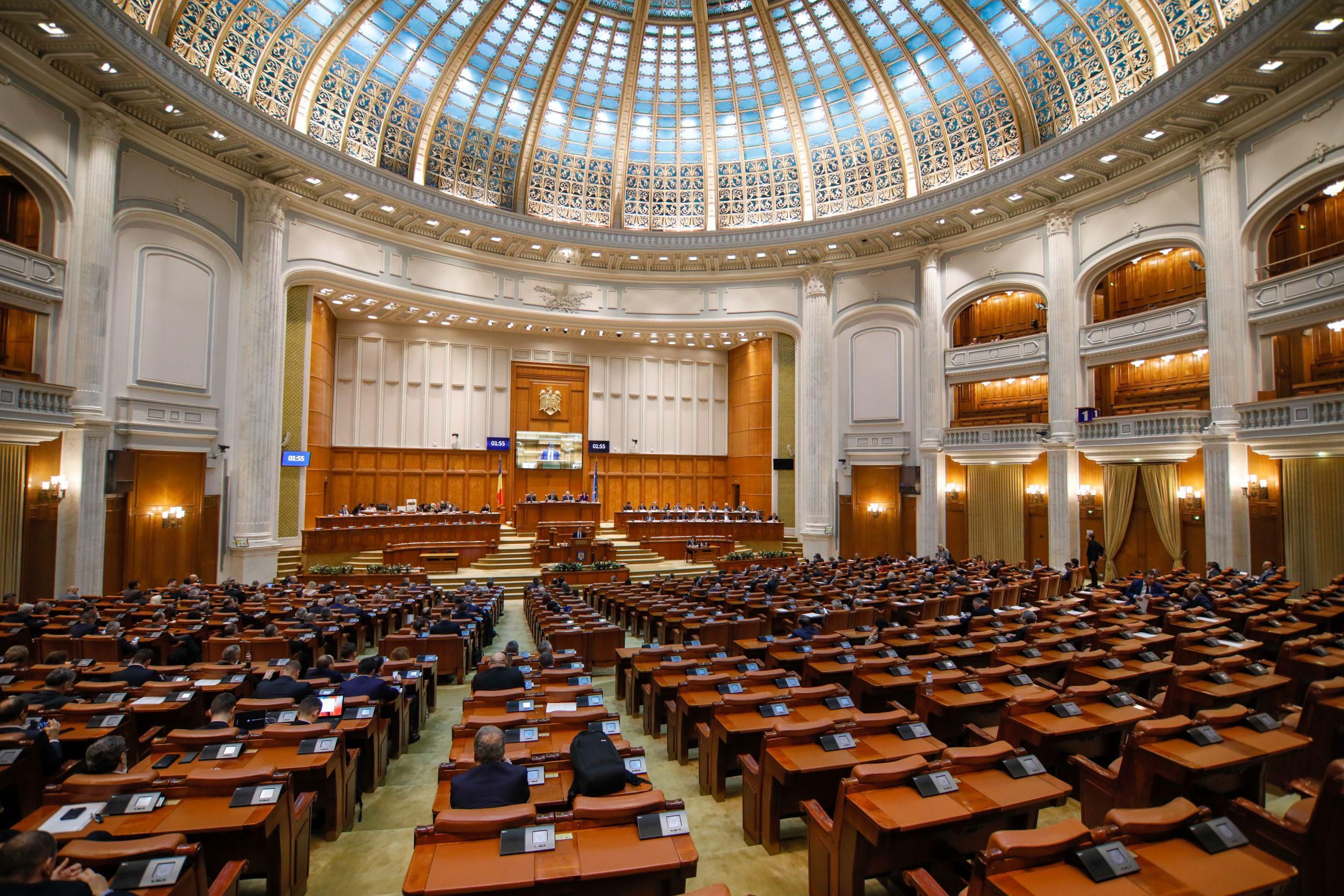 Megbukott a román kormány a bizalmi szavazáson a parlamentben