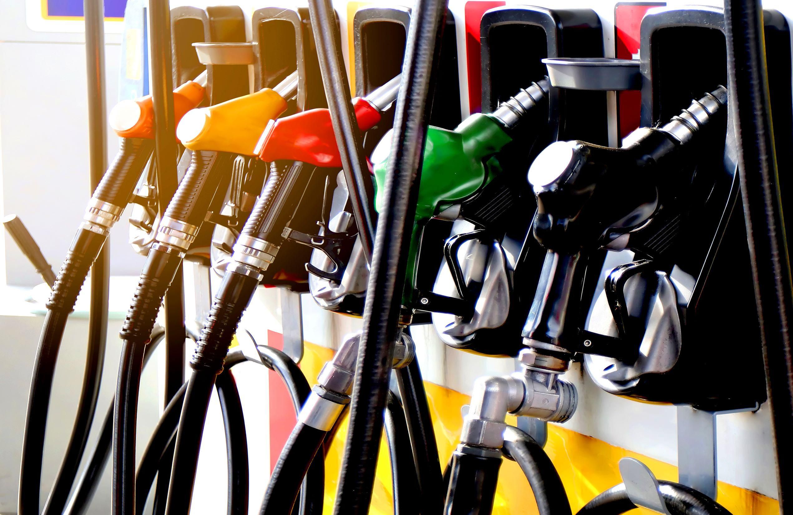 A briteknél is új csúcson a benzin ára