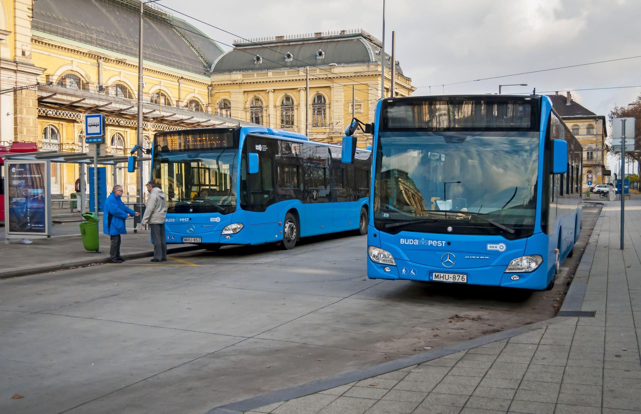 Csökkent a budapesti tömegközlekedés, így a kék buszok kihasználtsága is a járvány miatt