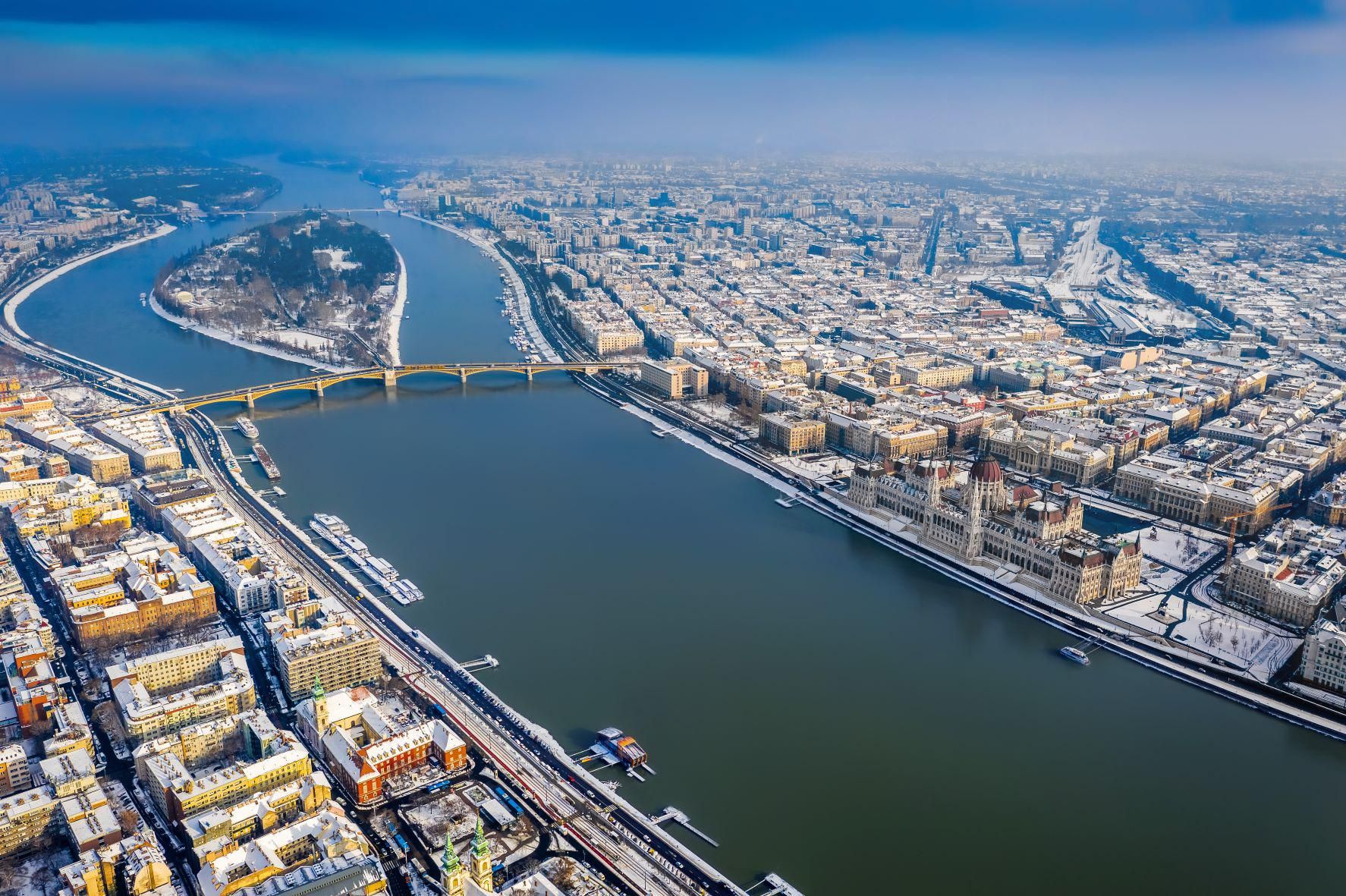Budapesti látkép a Margit-híddal