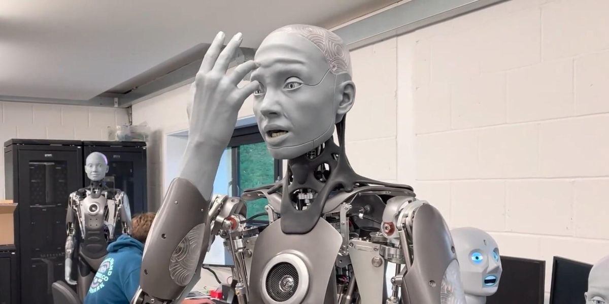 Ijesztő videó: így reagál az "emberszabású" robot, ha piszkálják!