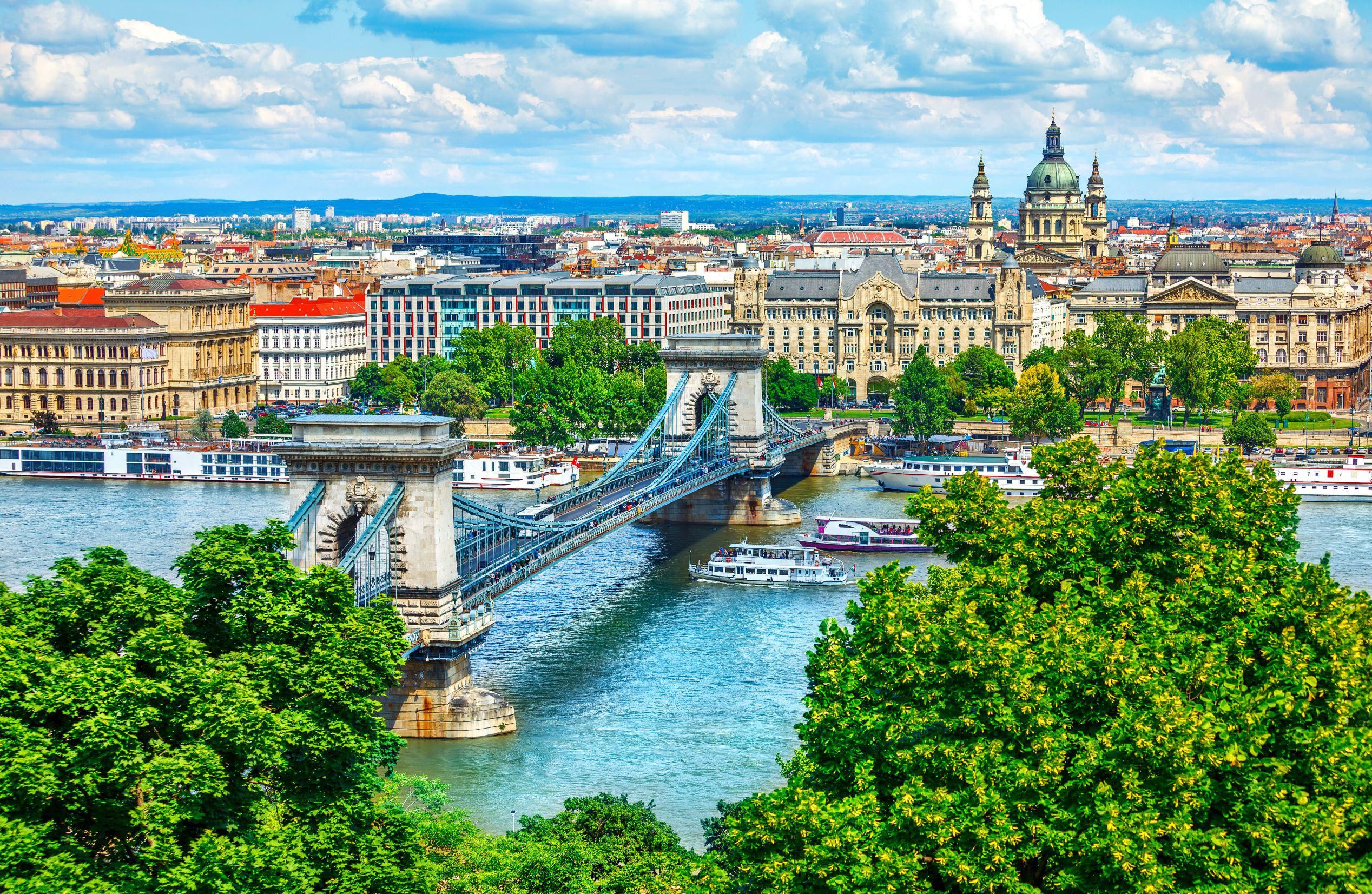 Budapesten is messze magasabbak a fizetések, mint az országos átlag