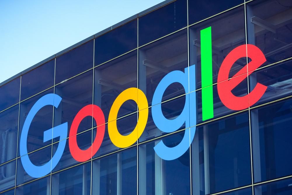 Google logó színes betűkkel