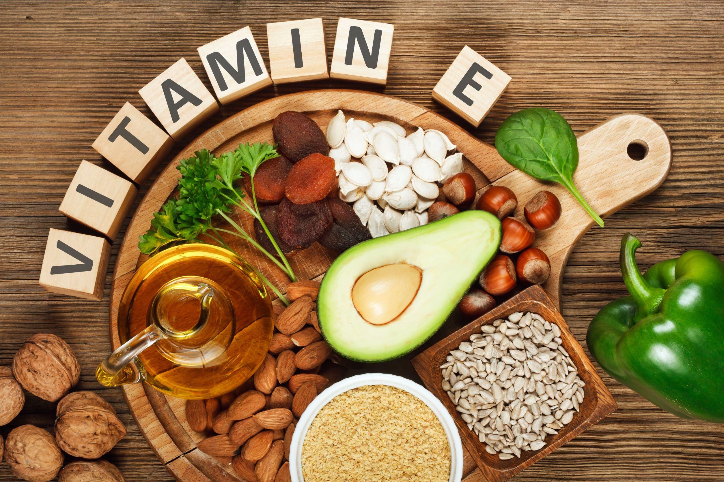 Túl sok E-vitamin jelenléte a szervezetben azonban mellékhatásokkal járhat