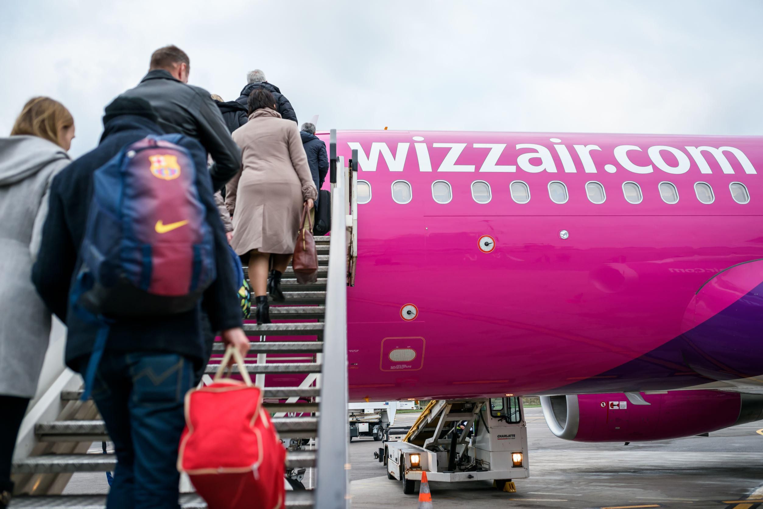 1400 embert vett fel idén a Wizz Air