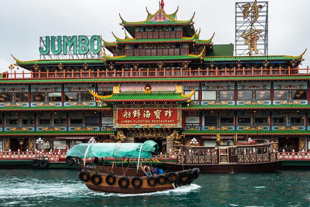Hong Kong-i kikötő Jumbo úszó étterem Bond