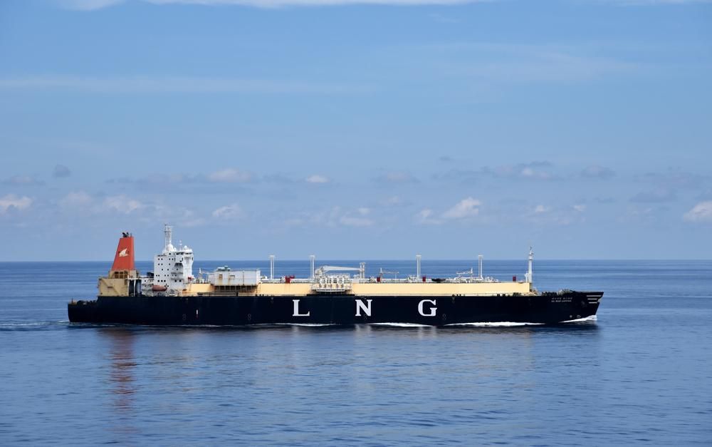 LNG-szállító hajó a tengeren