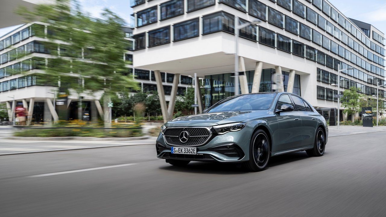  Az új Mercedes-Benz E-osztály több mint autó: intelligens üzleti társ (x)