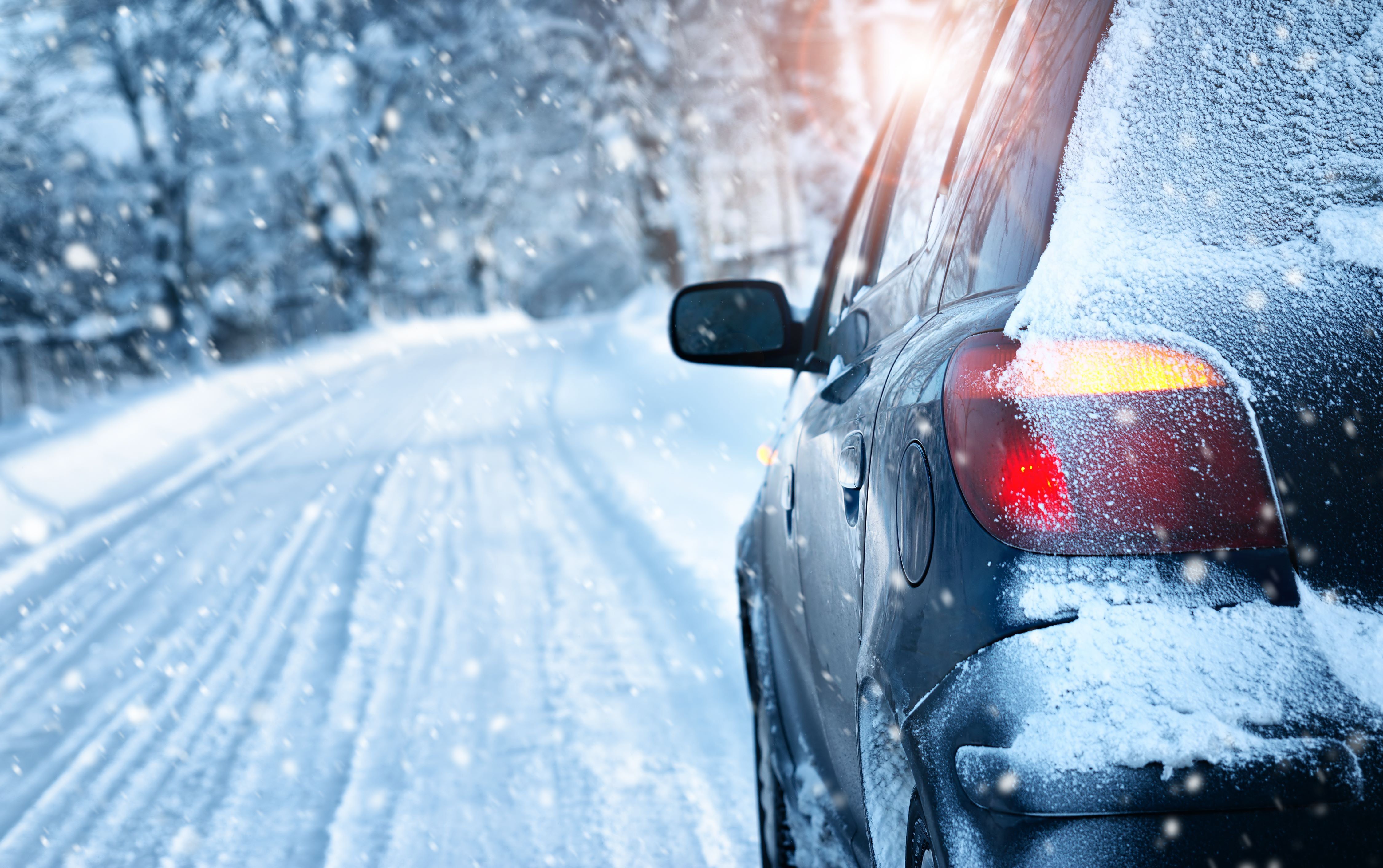 8 hasznos kiegészítő a biztonságos téli autózáshoz