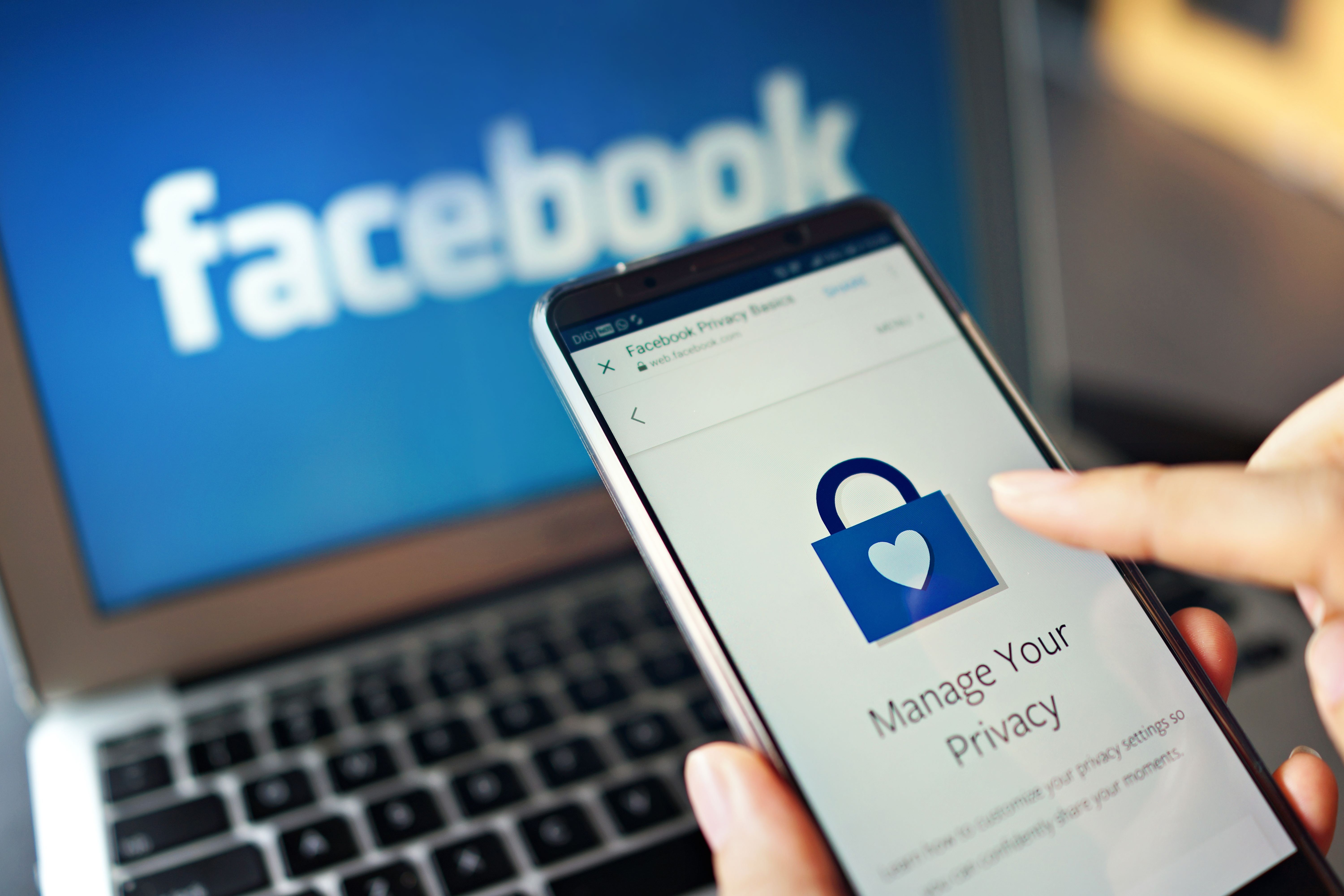 Magyarországon is próbálkoznak facebookos adatlopással