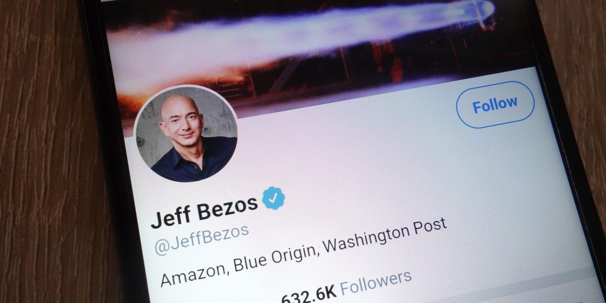 Jeff Bezos hátrébb lép