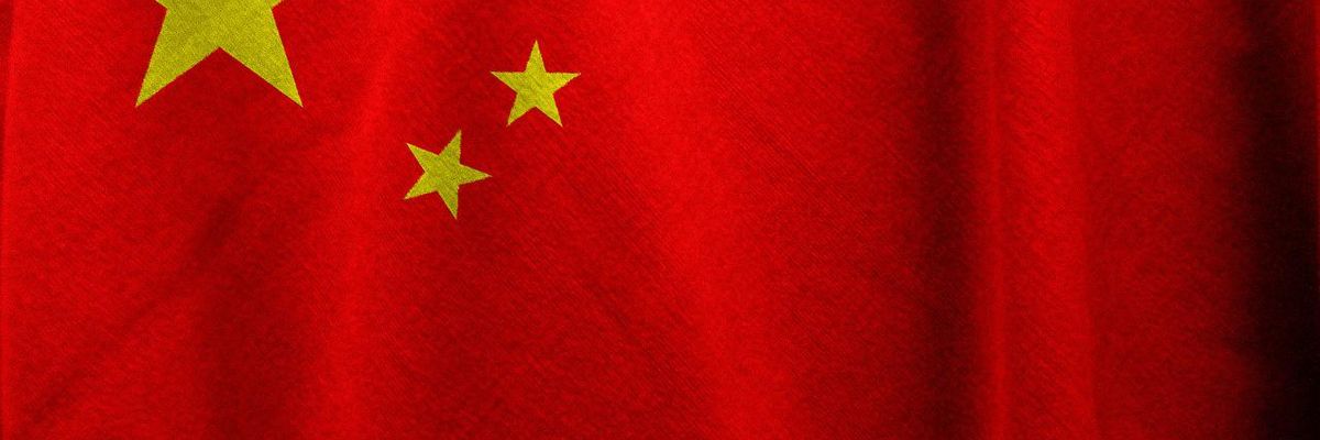 Kínai zászló 5 sárga csillaggal piros alapon