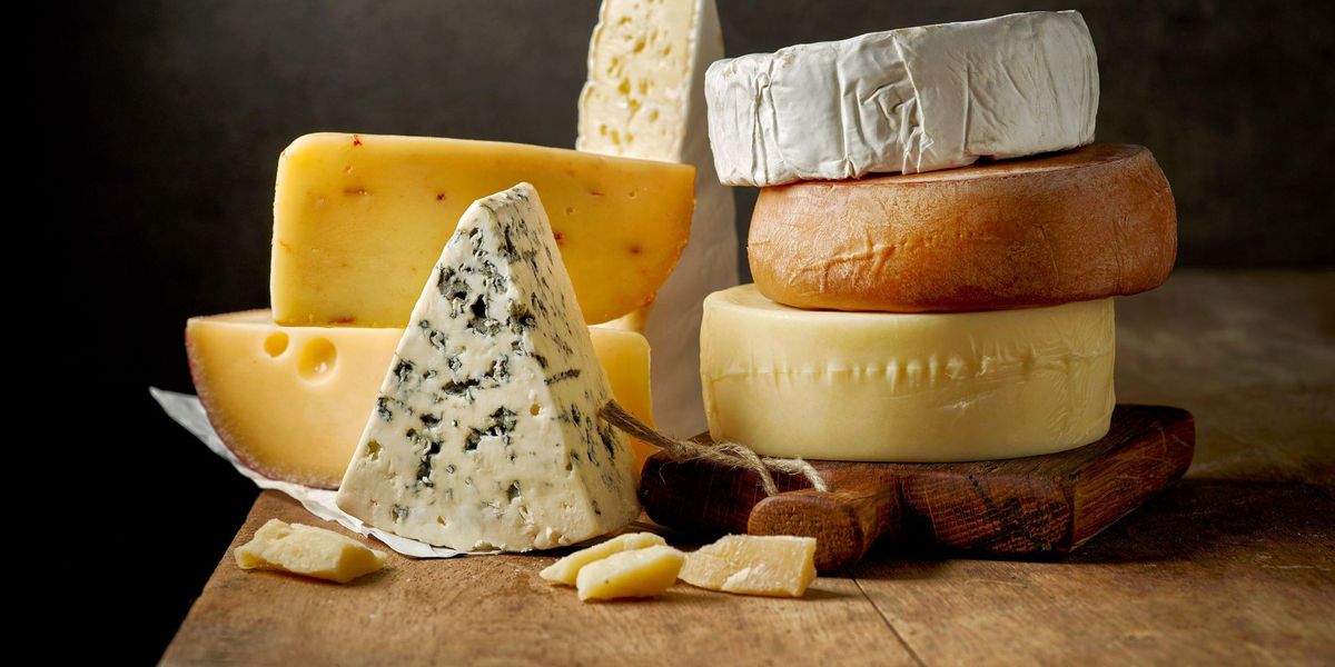 Különböző típusú sajtok