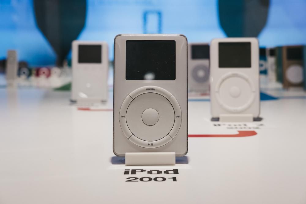 iPod 2001 és számtalan más iPod egy múzeumban