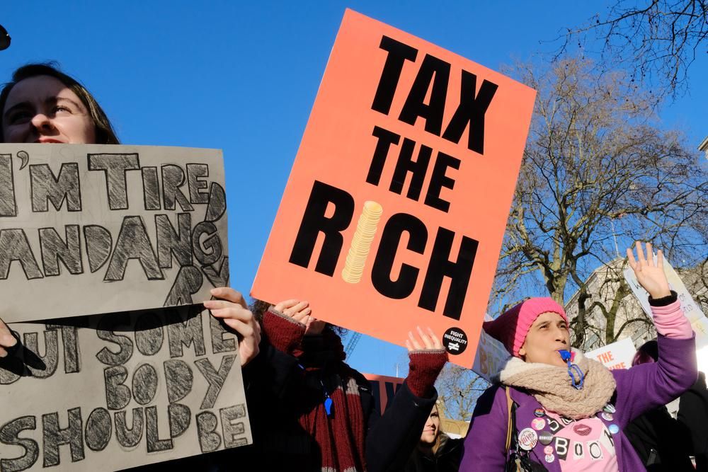 Tüntetés a gazdagok megadóztatásáért