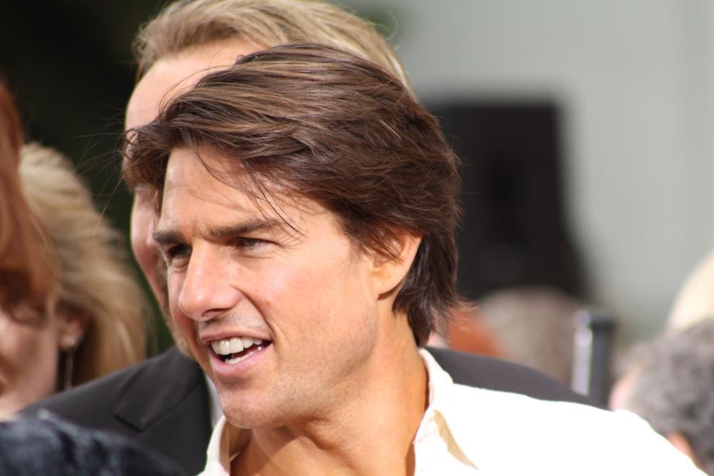 Tom Cruise fehér ingben 