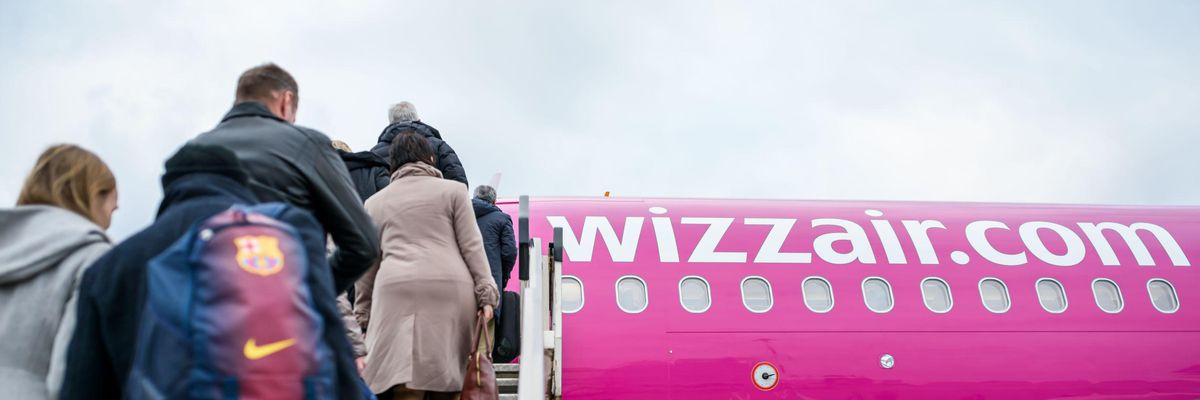 Mentesítő járatot küld a Londonban rekdet utasokért a Wizz Air