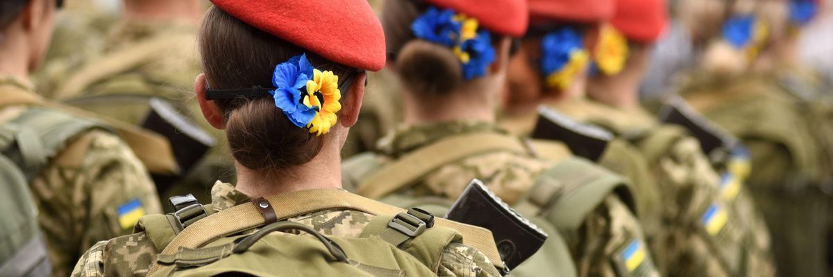 Októberben ukrán nők tömegei állhatnak katonasorba