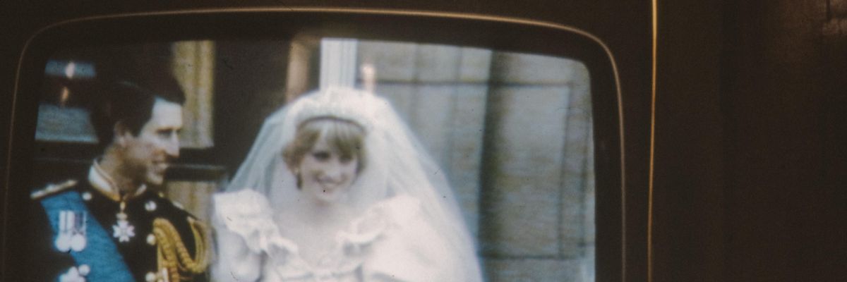 Potompénzért árverezik el Diana hercegnő esküvői tortaszeletét