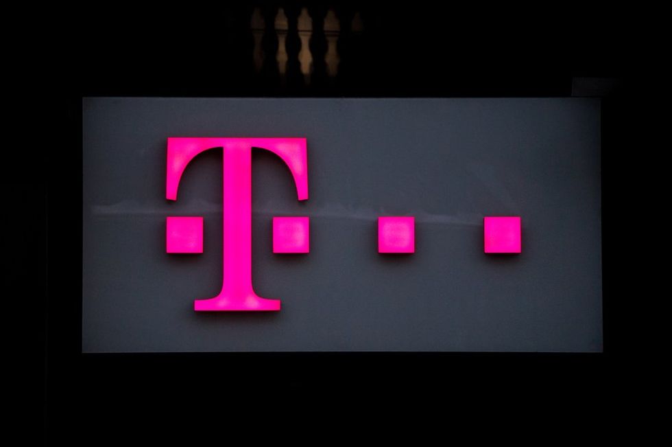 A Telekom is belép a felújított mobilok piacára