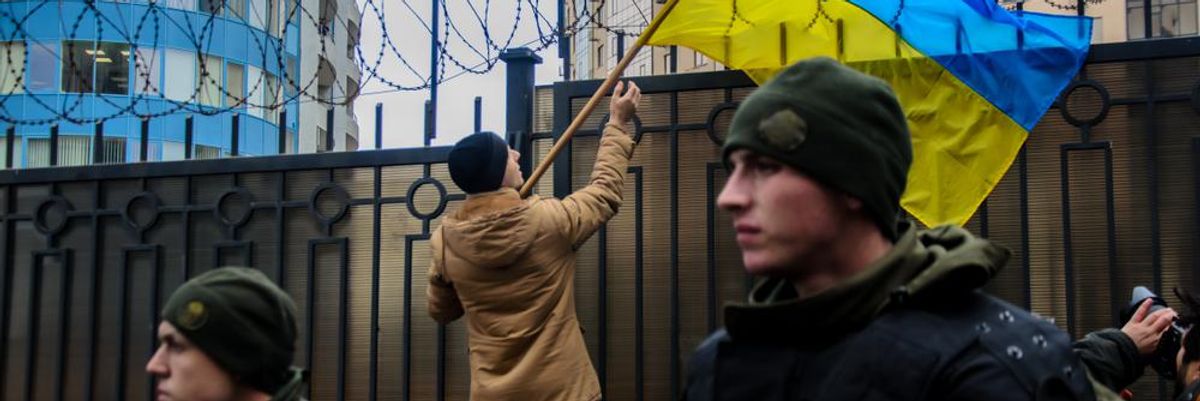 ​Ukránok tiltakozása az Orosz Föderáció Főkonzulátusa közelében Oroszország agressziója ellen 