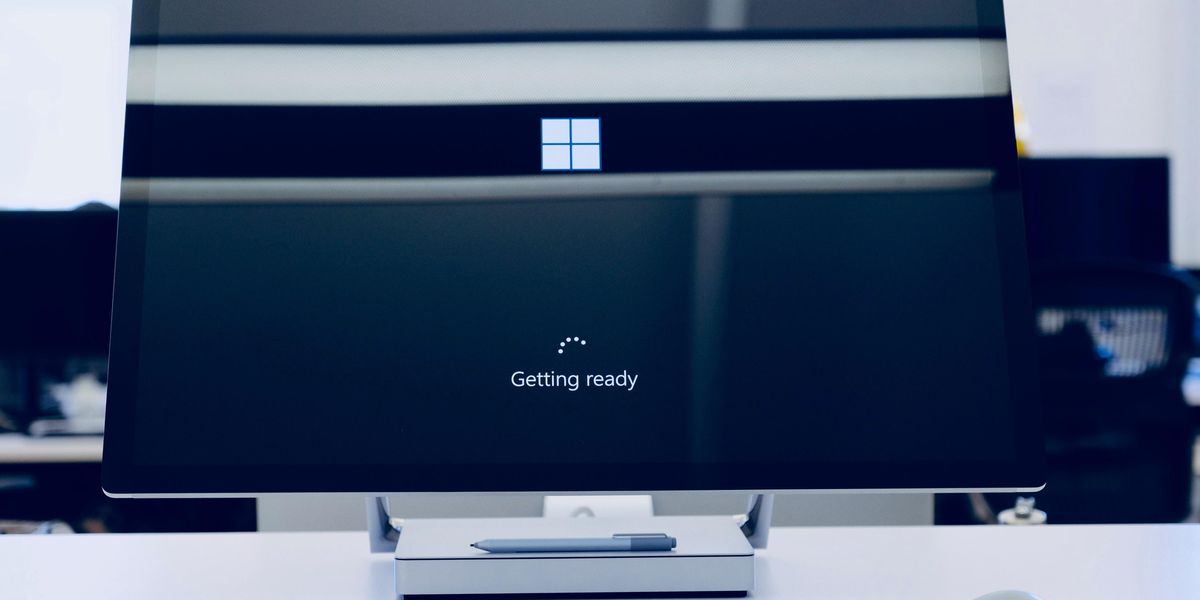 Windows rendszeren futó számítógép, amely éppen tölt valamit