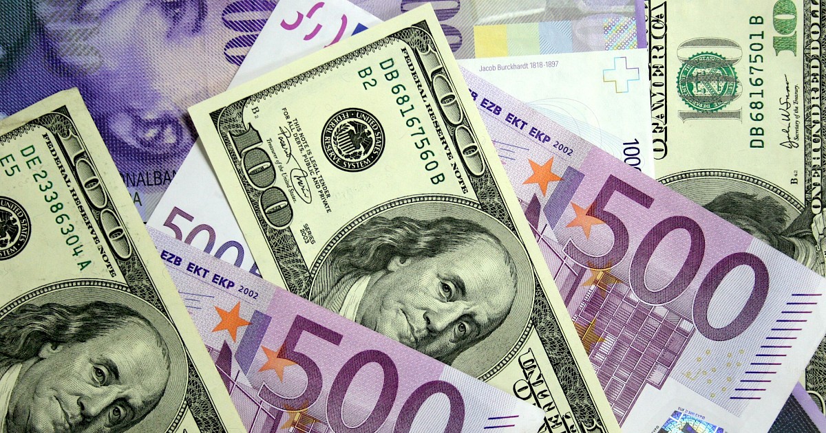 ma-v-ltan-l-eur-t-doll-rt-gy-ll-a-forint-haszon-magazin