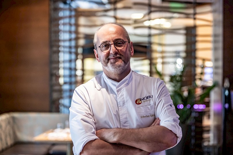 NOBU Schreiner G&aacute;bor executive s&eacute;f,