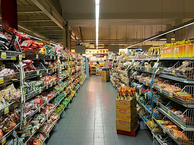 Több magyar termék kerülhet az áruházláncok polcaira