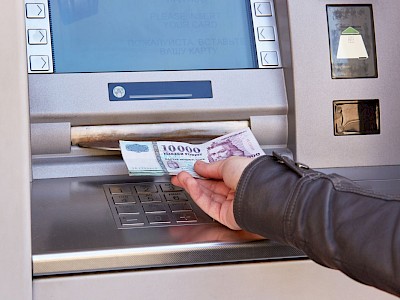 Jönnek a Revolut ATM-jei, de mi változik ezzel?