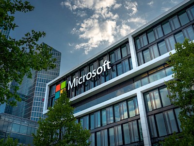 Dolgozói negyedétől válhat meg a Microsoft